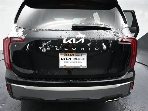 New 2025 Kia Telluride S image 9