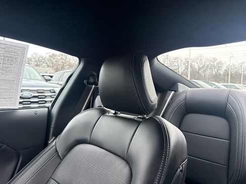 Used 2025 Ford Mustang GT Premium image 40