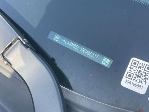 Used 2025 Buick Encore GX Preferred image 29