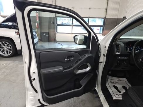Certified 2022 Nissan Frontier SV AWD/4WD image 10