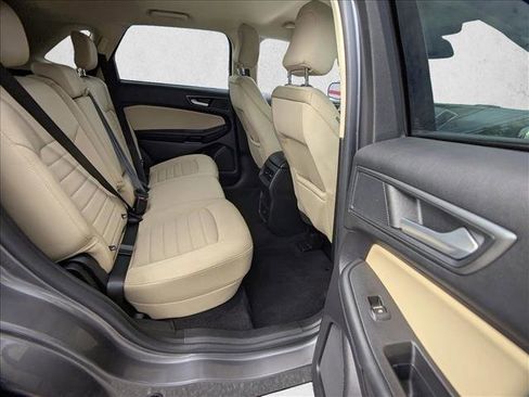 Used 2021 Ford Edge SE image 12