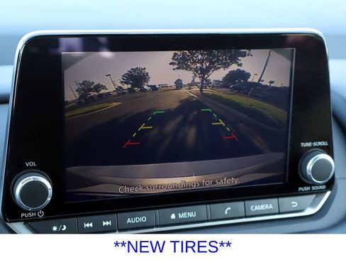 Used 2025 Nissan Rogue SV FWD image 5