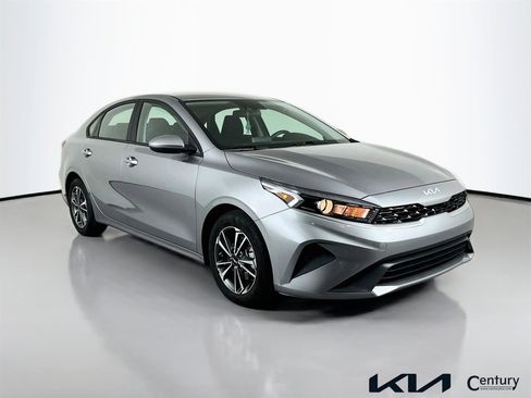 Certified 2024 Kia Forte LXS image 3