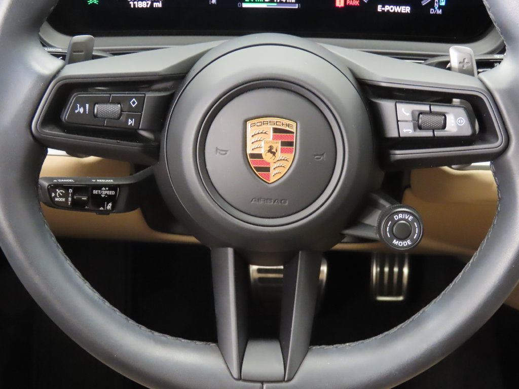 Used 2025 Porsche Cayenne S AWD/4WD image 20
