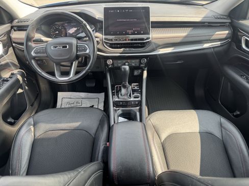 Used 2022 Jeep Compass Trailhawk w/ Trailhawk Convenience Group AWD/4WD image 14