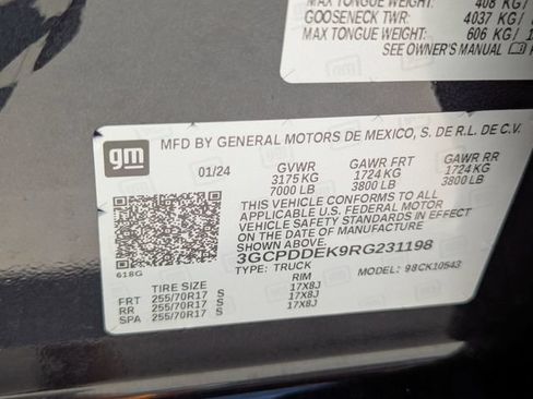 Used 2024 Chevrolet Silverado 1500 LT AWD/4WD image 40