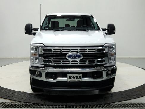 Used 2025 Ford F250 XLT w/ FX4 Off-Road Package AWD/4WD image 3
