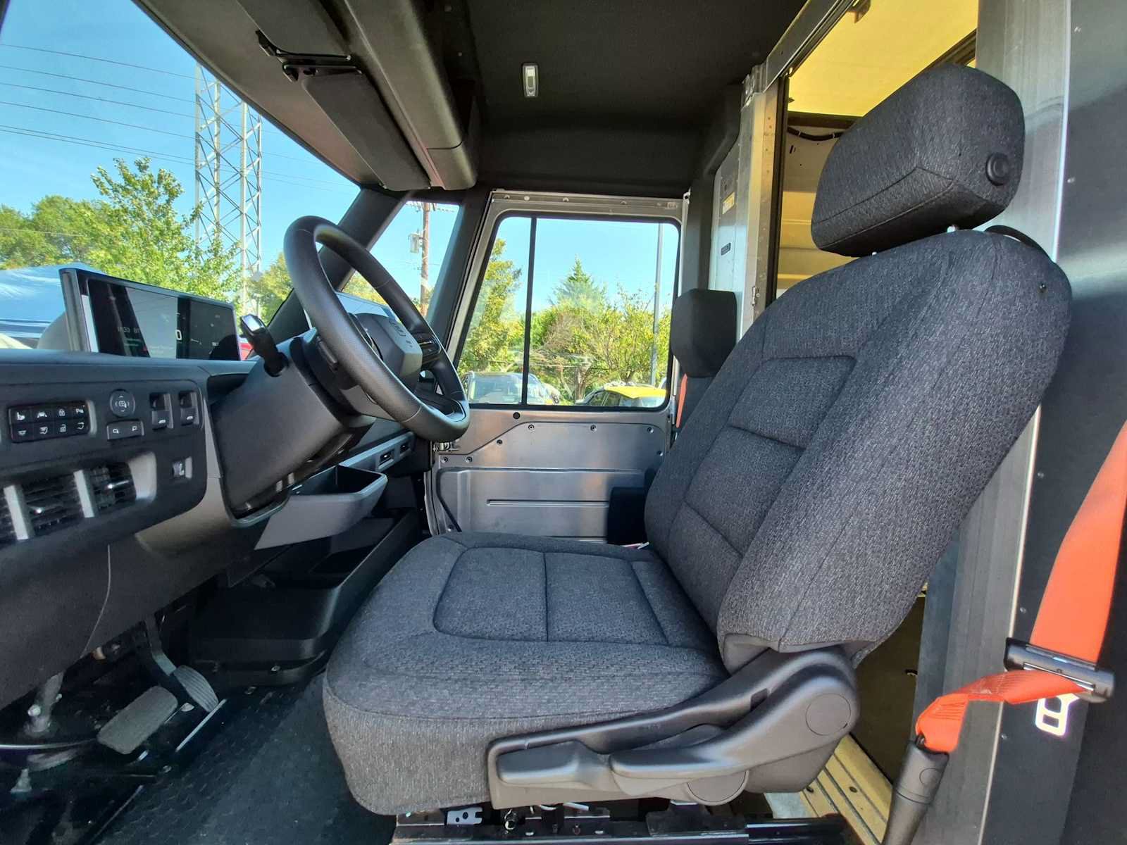 Used 2024 Chevrolet Brightdrop 600 w/ Commercial Equipment Package AWD/4WD image 17