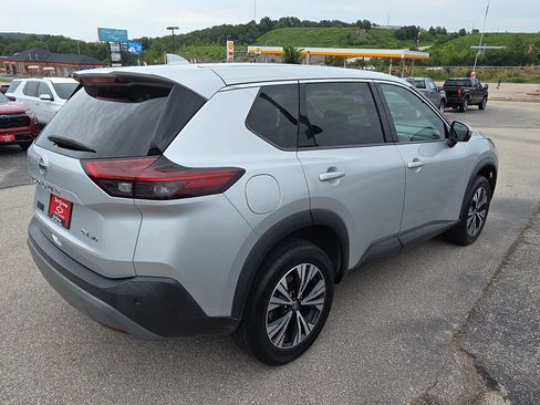 Used 2021 Nissan Rogue SV AWD/4WD image 8