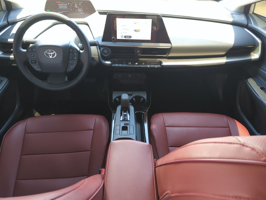 Used 2025 Toyota Prius LE FWD image 14