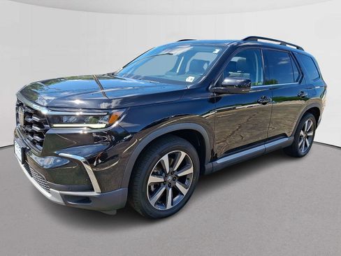 Certified 2023 Honda Pilot Touring image 5