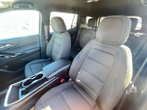 Used 2025 Chevrolet Equinox LT image 36