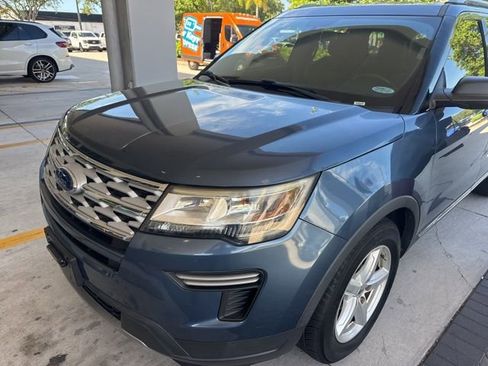 Used 2018 Ford Explorer XLT FWD image 1