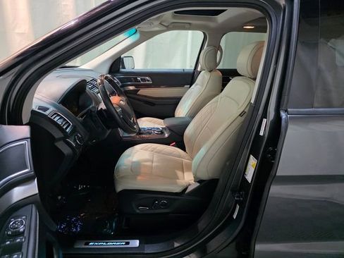Used 2016 Ford Explorer Platinum image 12