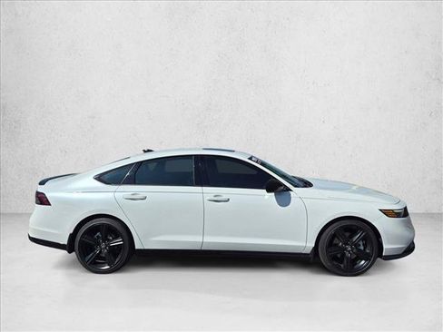 Used 2024 Honda Accord Sport image 4