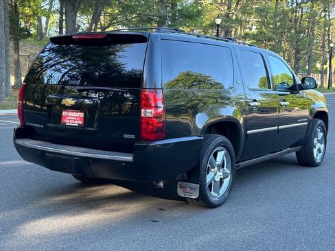 Used 2011 Chevrolet Suburban LTZ AWD/4WD image 5
