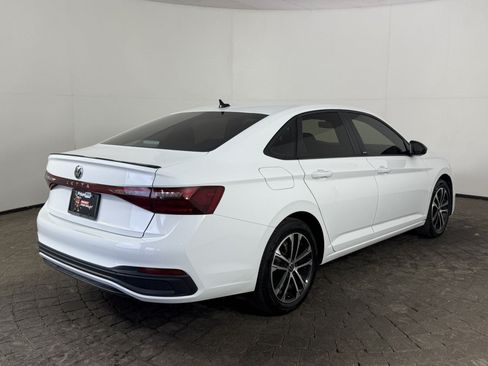 Used 2025 Volkswagen Jetta Sport FWD image 9