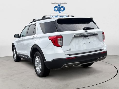 Used 2021 Ford Explorer XLT w/ Equipment Group 202A image 3