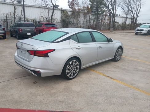 Used 2023 Nissan Altima 2.5 SL image 10