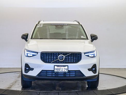 Certified 2025 Volvo XC40 B5 Plus w/ Climate Package image 6