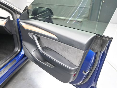 Used 2021 Tesla Model 3 Standard Range Plus image 19