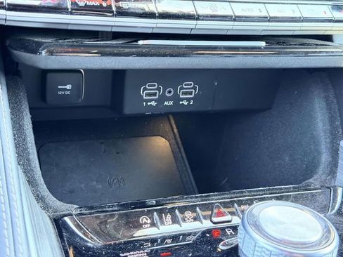 Used 2023 Jeep Wagoneer L Series II AWD/4WD image 22