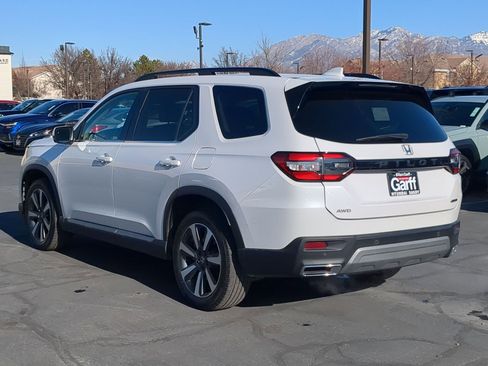 Used 2023 Honda Pilot Touring image 8