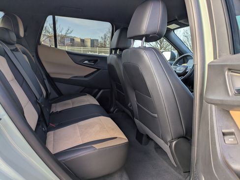 Used 2025 Chevrolet Equinox ACTIV w/ Safety and Technology Package image 26