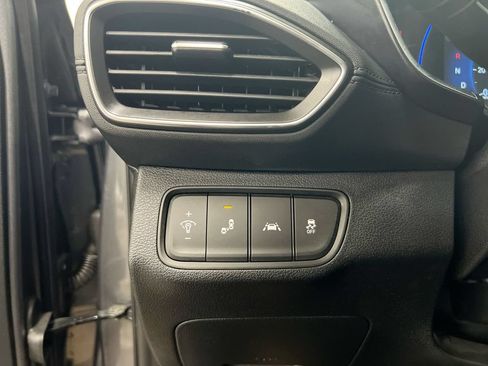 Used 2019 Hyundai Santa Fe SEL FWD image 18