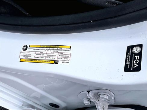 Used 2022 Jeep Grand Cherokee Overland w/ Adv Protech Group III image 34