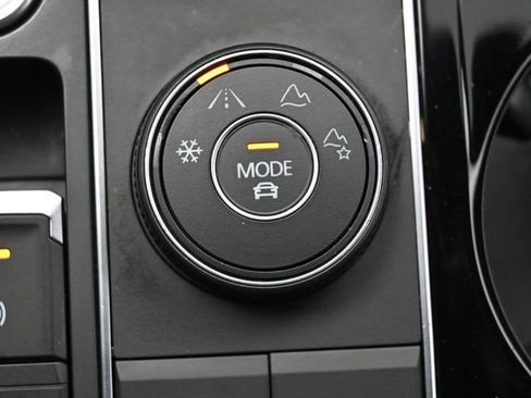 Used 2023 Volkswagen Atlas Cross Sport SEL R-Line image 27