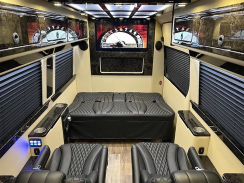 Used 2022 Mercedes-Benz Sprinter 2500 image 5