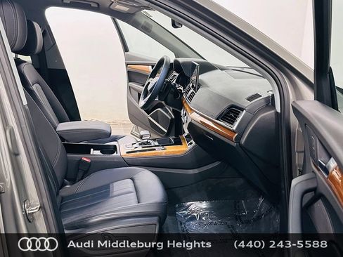 Certified 2023 Audi Q5 2.0T Premium Plus w/ Premium Plus Package AWD/4WD image 9