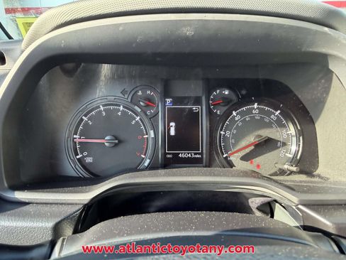 Used 2024 Toyota 4Runner SR5 AWD/4WD image 7