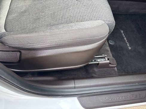 Used 2019 Hyundai Santa Fe SEL FWD image 39