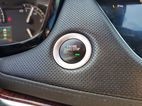 Used 2018 Cadillac XT5 Luxury w/ Driver Awareness Package image 23