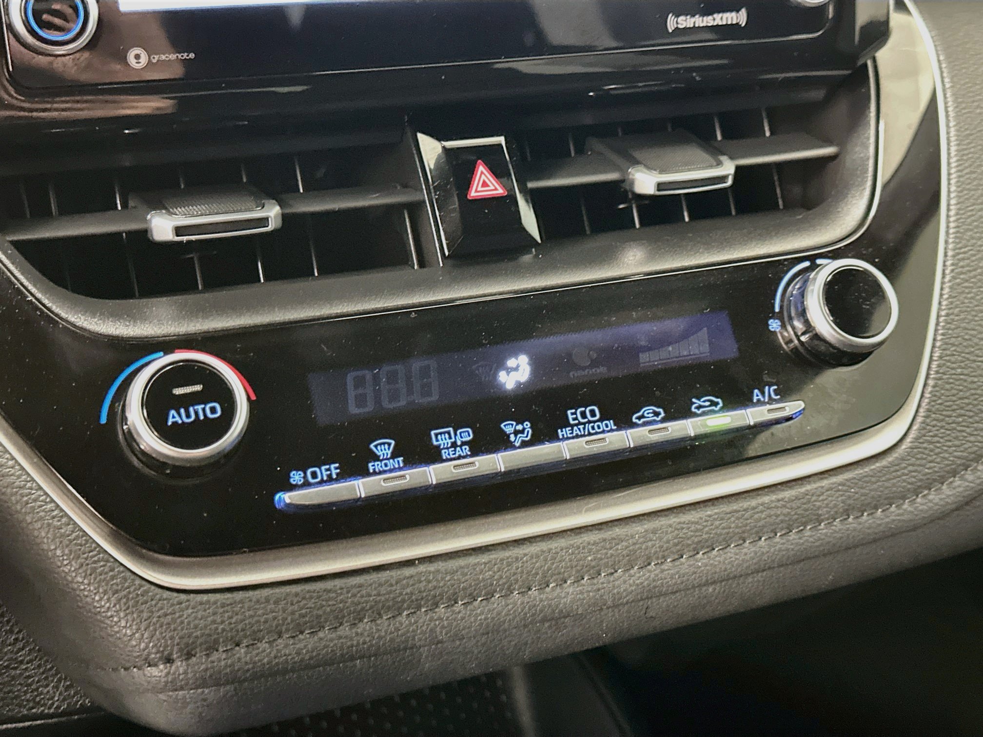 Used 2021 Toyota Corolla SE w/ Carpet Mat Package (TMS) FWD image 24
