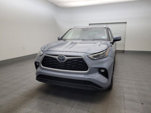 Used 2020 Toyota Highlander XLE AWD/4WD image 15