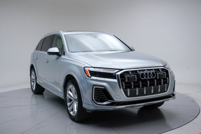 Used 2025 Audi Q7 3.0T Premium Plus AWD/4WD image 7