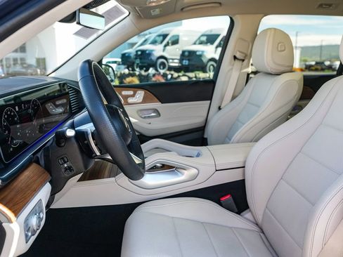 Certified 2025 Mercedes-Benz GLB 250 4MATIC image 16