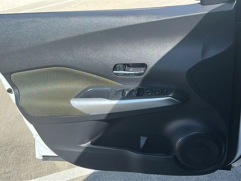 Used 2018 Nissan Kicks SV FWD image 20