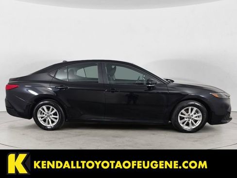 Certified 2025 Toyota Camry LE image 6