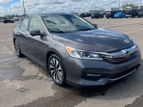 Used 2017 Honda Accord EX-L image 3