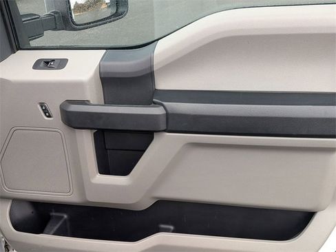 Used 2022 Ford F250 XL w/ Power Equipment Group image 27