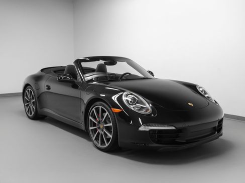 Certified 2015 Porsche 911 Carrera S RWD image 13