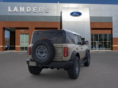 New 2025 Ford Bronco Outer Banks w/ Sasquatch Package image 8