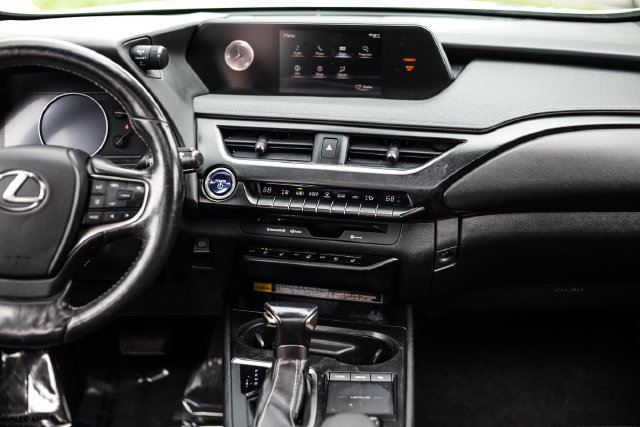 Used 2020 Lexus UX 250h w/ Premium Package AWD/4WD image 30