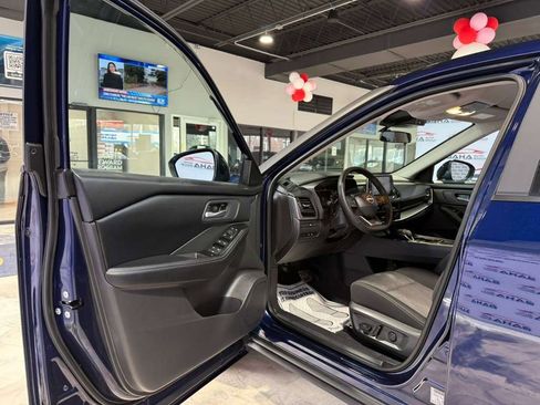 Used 2026 Nissan Rogue SV image 25