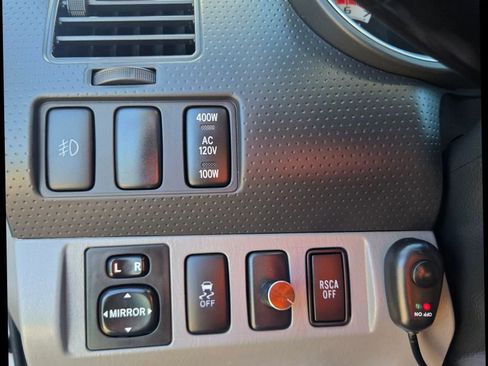 Used 2015 Toyota Tacoma 4x4 Double Cab w/ TRD Sport Package image 27