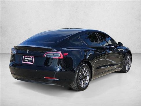 Used 2021 Tesla Model 3 Standard Range Plus RWD image 5